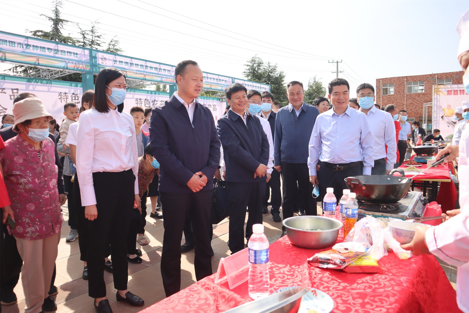 9月23日“慶豐收·迎盛會”2022郟縣慶祝中國農(nóng)民豐收節(jié)活動舉行.6.jpg